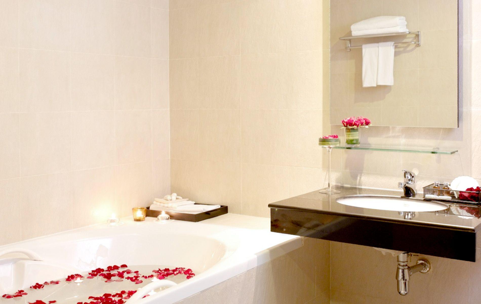 Deluxe Room 7